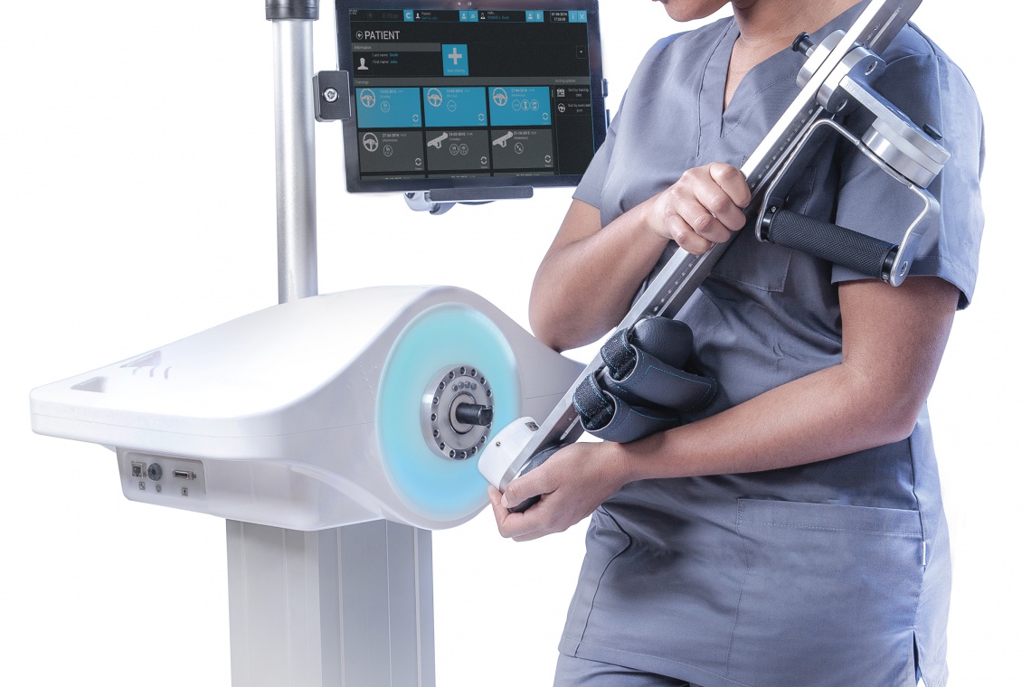 Red Dot Award dla Husarska Design Studio (projektant: Jadwiga Husarska) za innowacyjny projekt Robota Rehabilitacyjnego Luna EMG fot. mat. prasowe Piękny design i kosmiczna technologia. Projekt robota doceniony