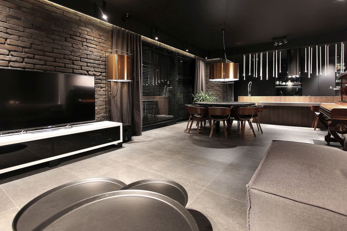 Wnętrze domu architekta Dominika Respondka. Fot. Adriana Furniture Jaskinia Dominika Respondka. Czerń pełna barw