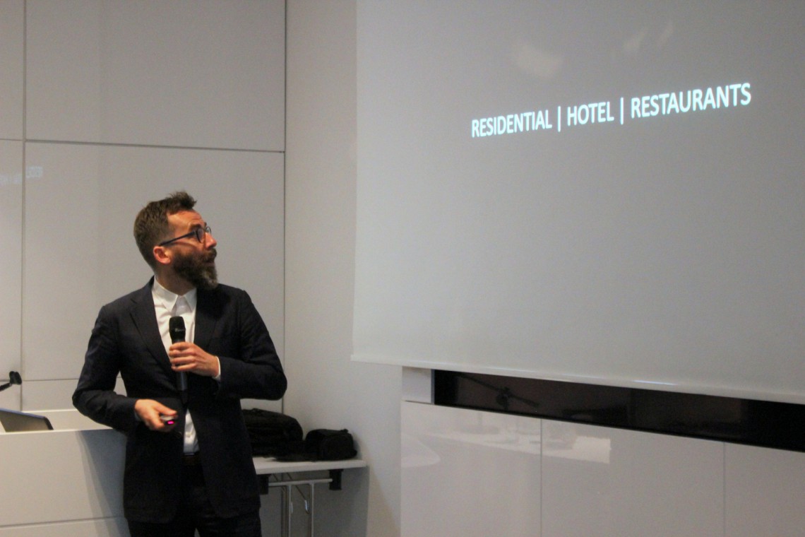 Łukasz Kos: Nie znam w Warszawie restauracji z dobrą akustyką