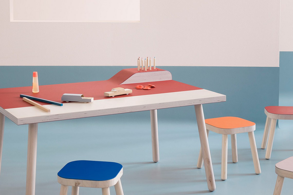Furniture Linoleum fot. mat. Forbo Linoleum na meblach. Design wart docenienia
