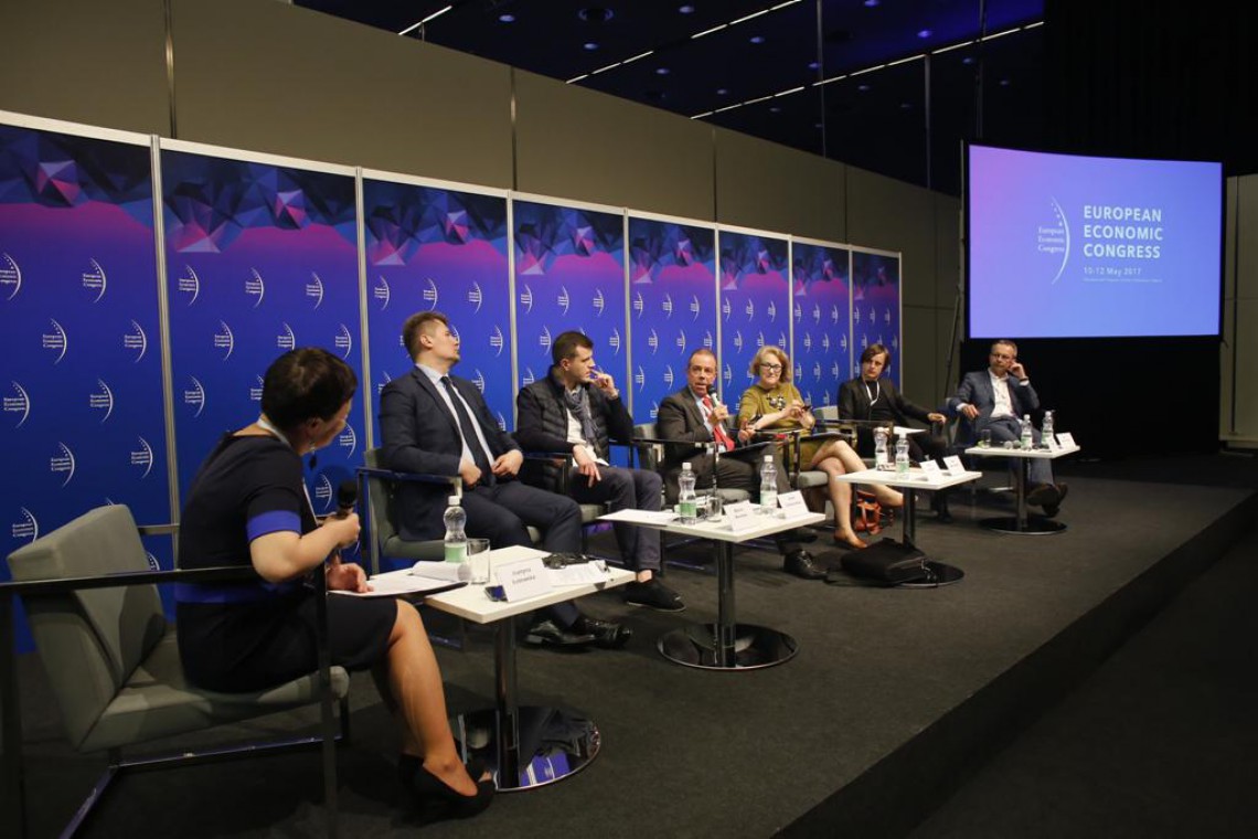 Panel dyskusyjny Design - inteligentne narzędzie, które pobudza przedsiębiorstwa. Jak design wspiera rozwój biznesu? Zobacz fotorelację z panelu dyskusyjnego na ECC