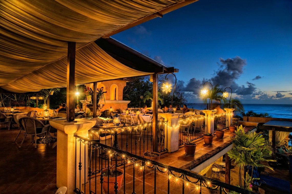 Little Arches Night View fot. mat. prasowe Hotels.com TOP 6 legendarnych miejsc dla spragnionych pirackich przygód