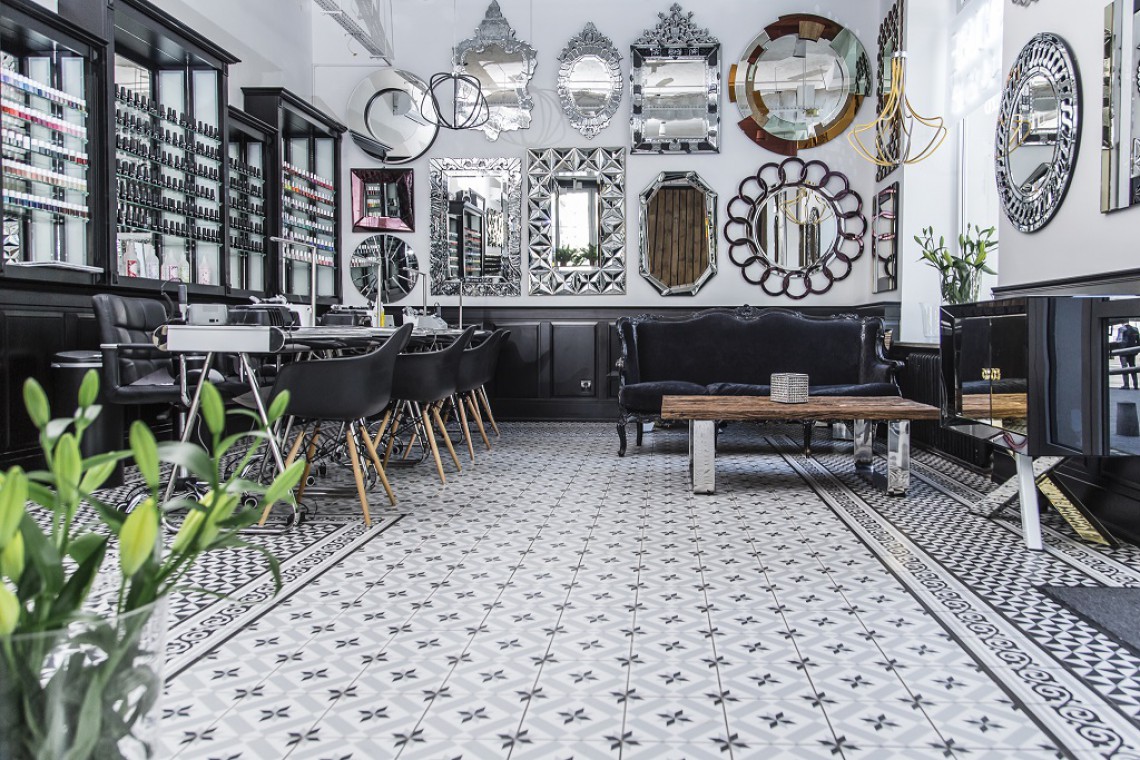 Nail&Beauty BAR, ul. Piękna. / fot. mat. prasowe Warszawski świat luster i urody