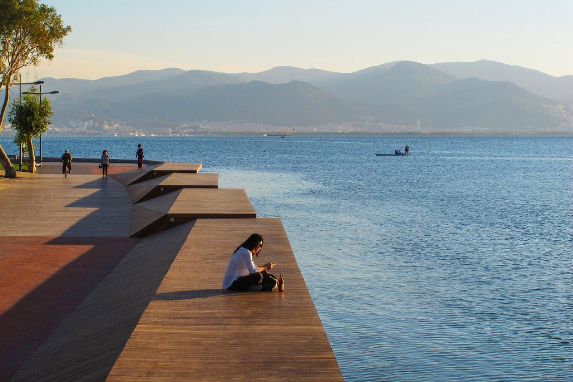 Bostanli Sunset Lounge - fot. ZM Yasa Architecture Słodkie lenistwo po turecku