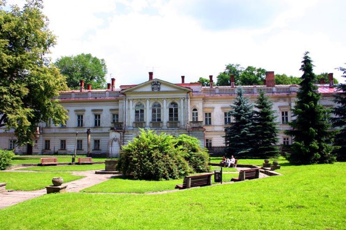 fot. Pałac Habsburgów. Wikimedia Commons. © Marek i Ewa Wojciechowscy / Trips over Poland / CC-BY-SA-3.0, 2.5, 2.0, 1.0 & GDFL Przestrzeń miejska w Żywcu bogatsza o nowe elementy