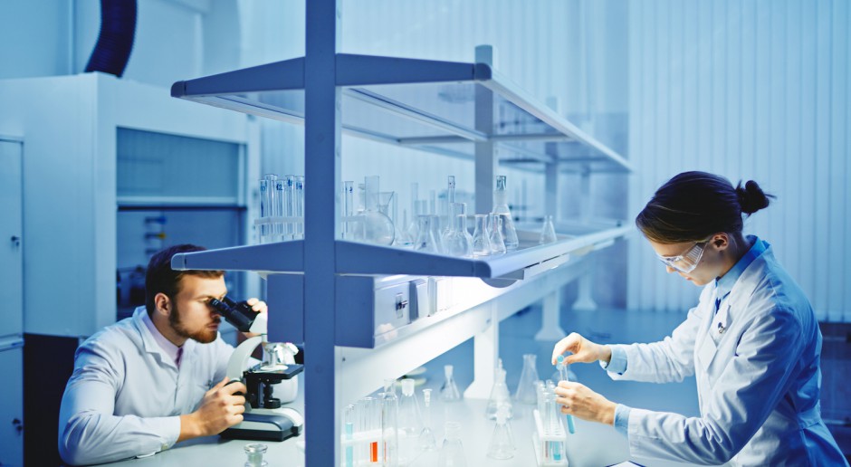 Jak starzeją się materiały? Można to sprawdzić w specjalnym laboratorium