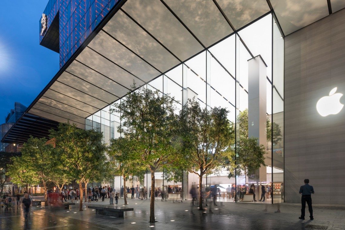 fot. Foster and Partners Apple postawił na... szklany dom