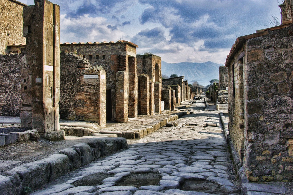 fot. pixabay.com Nocne zwiedzanie odrestaurowanych Pompejów