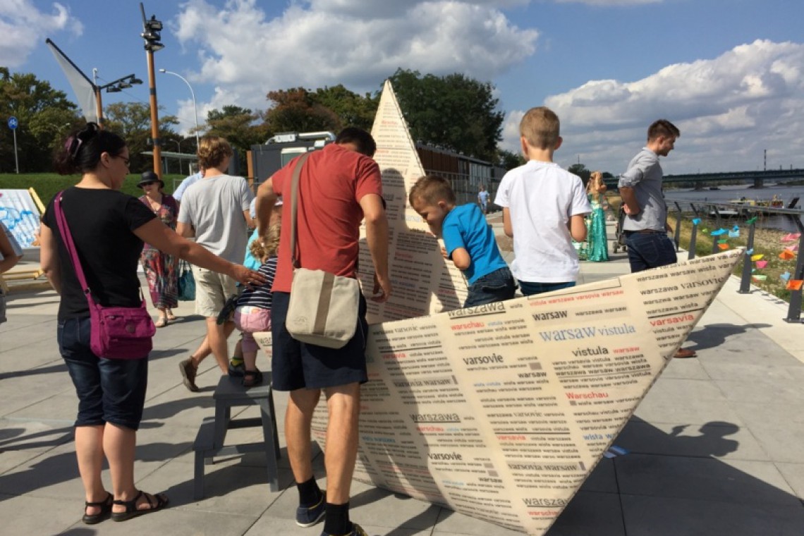 fot. Stołeczne Biuro Turystyki Rzeźba niczym papierowa łódeczka. Nowa atrakcja przy Wiśle