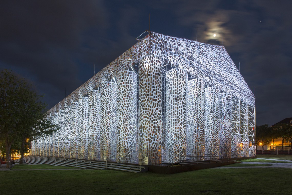 Marta Minujín, The Parthenon of Books, 2017,
fot: Roman März Budynek z... zakazanych książek