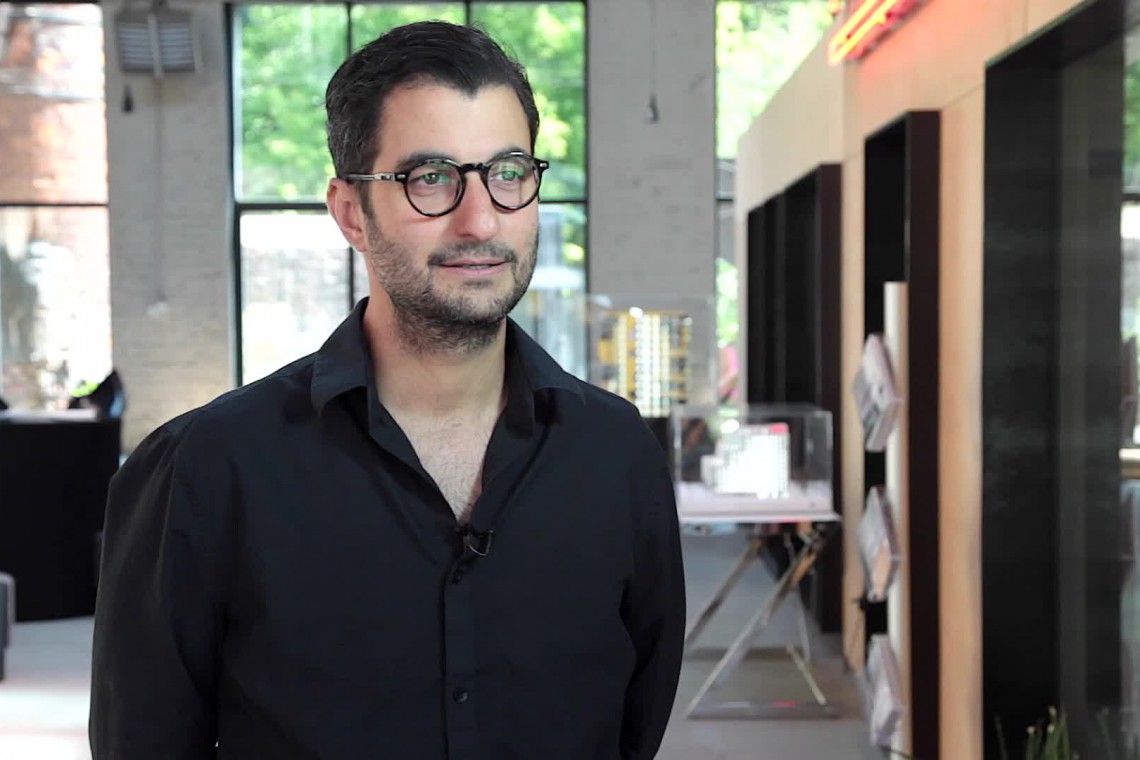 Marcin Mostafa, założyciel i współwłaściciel pracowni architektonicznej WWAA fot. PTWP Tak Soho Factory wpisuje się w klimat starej Pragi