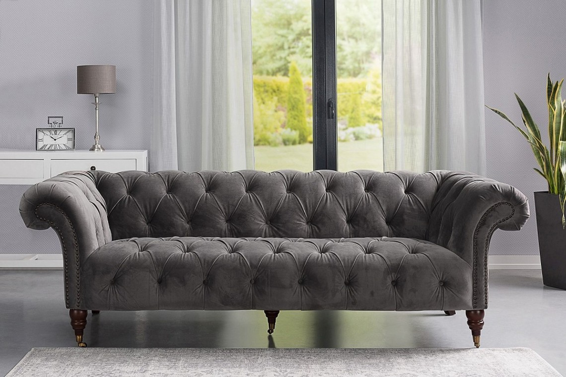 Sofa Chesterfield Modern velvet dark grey fot. mat. prasowe Dekoria.pl Sofy i fotele Chesterfield - klasyczne meble w nowoczesnej odsłonie
