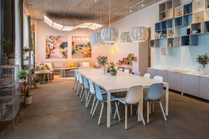 TOP 10: Wnętrza made by IKEA. Oto biura, czytelnie, centra spotkań i kawiarnie sygnowane marką szwedzkiego giganta
