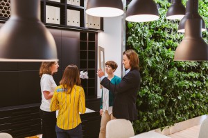 TOP 10: Wnętrza made by IKEA. Oto biura, czytelnie, centra spotkań i kawiarnie sygnowane marką szwedzkiego giganta