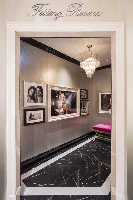 Victoria’s Secret z flagowym konceptem w Warszawie fot. mat. prasowe Tak wygląda flagowy salon Victoria’s Secret. Jest wyrafinowany i glamour