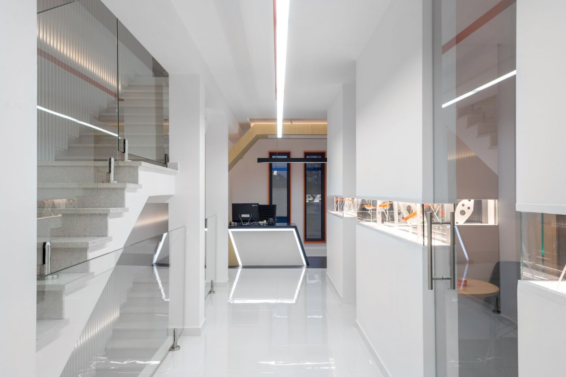 Biuro Bagramet fot. mat. własne architekt Tonący w bieli. Oto wnętrze biurowca firmy Bagramet