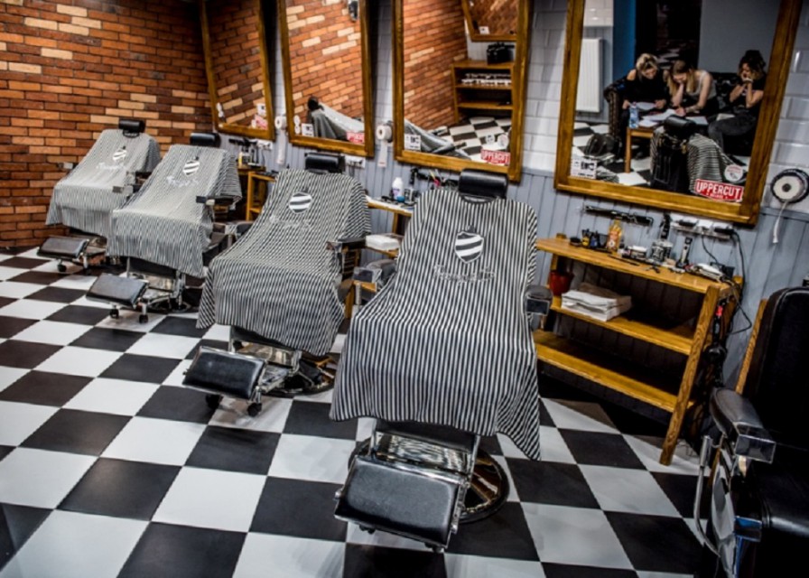 Amerykańskie wnętrze, Jim Bean i stylowa fryzura. Oto barbershop w Starym Browarze!