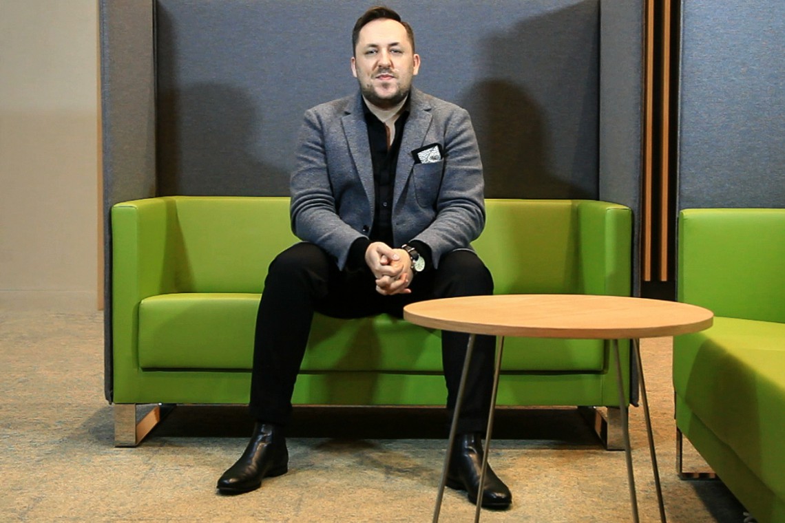 Marcin Szczelin, kurator i krytyk architektury Jaka będzie przyszłość designu?