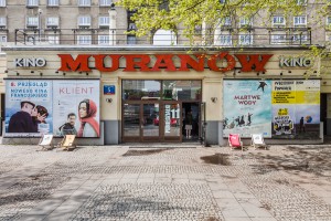Kultowe Kino Muranów zalśniło dawnym blaskiem. MFRMGR Architekci stworzyli przestrzeń pełną iluzji