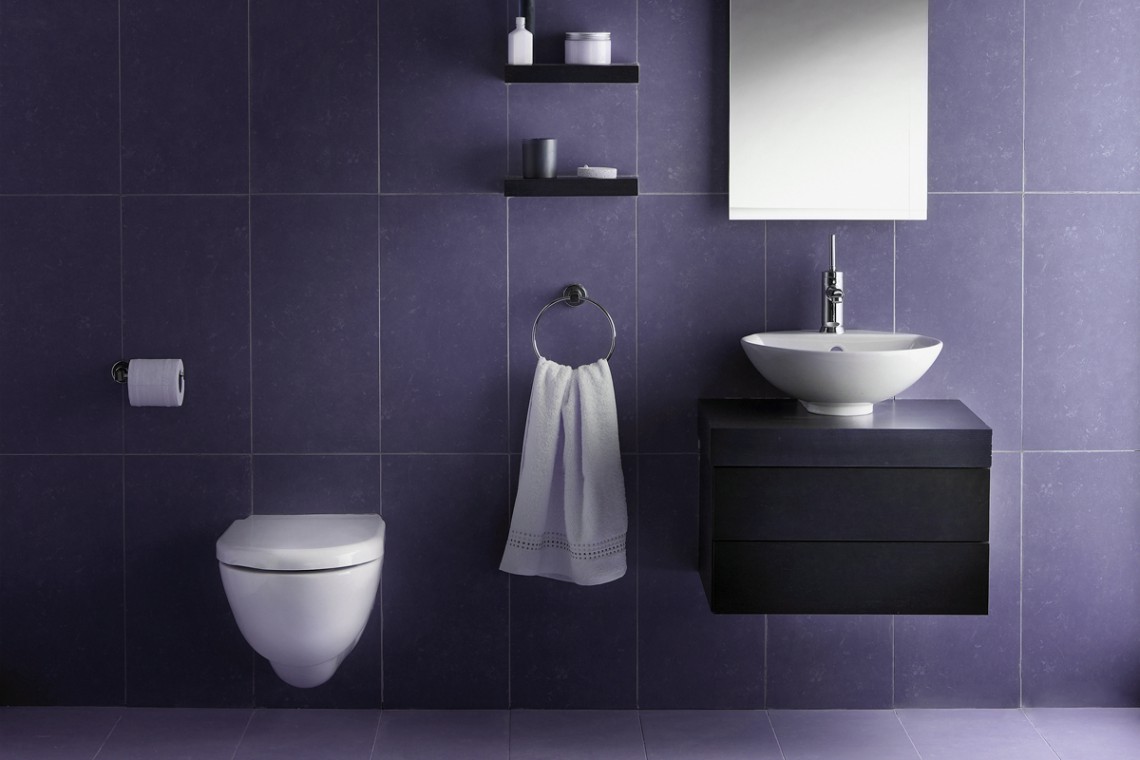 fot. mat. prasowe Ultra Violet - kolor roku Pantone. Jak połączyć go z fugą i płytkami ceramicznymi?