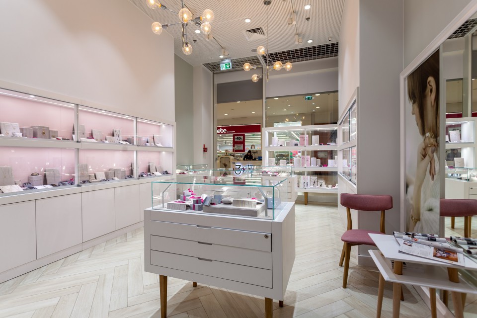 Lekki, kobiecy i elegancki. Najnowszy butik Ania Kruk fot. mat. prasowe TOP: Tu design ma znaczenie. Najciekawsze nowo otwarte salony sprzedaży