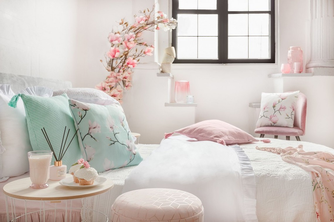 Magnolia Romantic Homla fot. mat. prasowe Pudrowo - różowe wnętrze