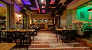 Od pomysłu na kartę menu, po projekt lokalu. Tak pracuje projektant restauracji