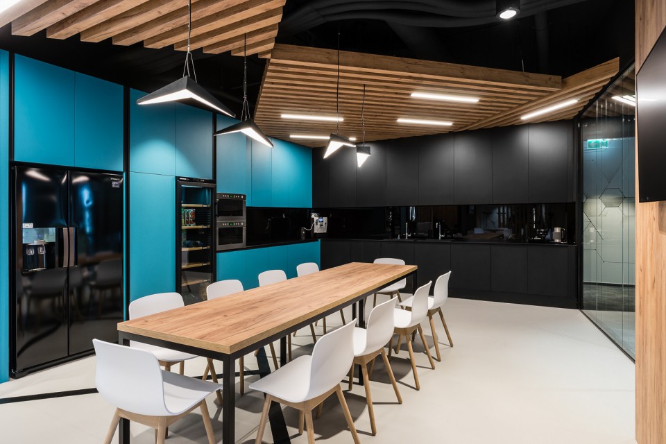 Biuro Eset, fot. mat. pras. Agile workplace, biophilic design, a przede wszystkim prostota i komfort. Współczesne trendy w projektowaniu biur nie są tylko pustą deklaracją