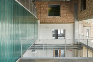 Mistrzowska rewitalizacja spod kreski słowackich architektów. W starej fabryce nie ma już produkcji, ale można zrobić event