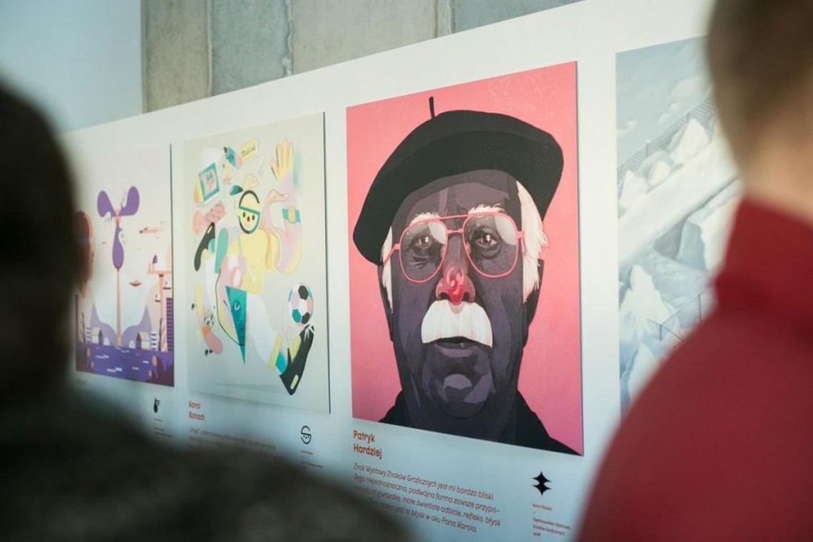 Wernisaż wystawy "Jak Śliwka w kompot. Polscy ilustratorzy Karolowi Śliwce" // fot. Karol Stańczak Niezwykła wystawa. Piętnastu polskich ilustratorów w hołdzie Karolowi Śliwce