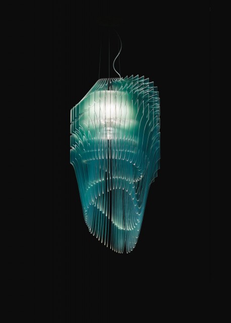Avia Edition Turquoise fot. Slamp Zjawiskowe lampy - oto efekt współpracy Slamp i Zaha Hadid Design