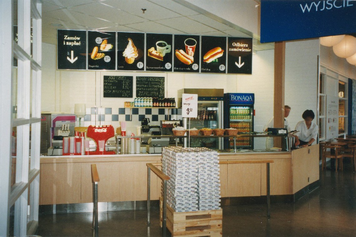Restauracja IKEA Kraków, 1998 fot. mat. prasowe Klopsiki, łosoś i krwisty rostbef, czyli czym pod koniec lat 90. IKEA skradła podniebienia Polaków