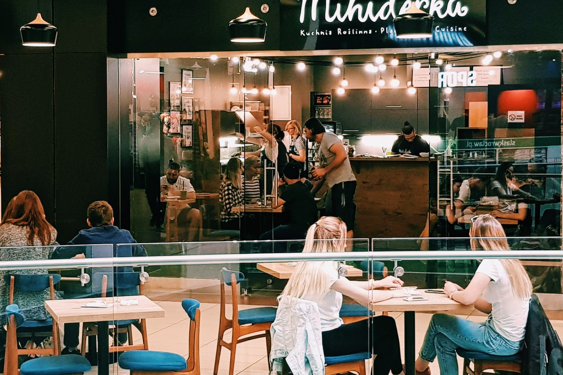 fot. mat. pras. Arkady Wrocławskie z restauracją w stylu lat 60-tych