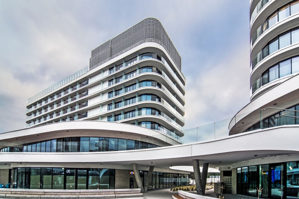Radisson Blu Resort Świnoujście – 2. miejsce w głosowaniu internetowym Life Challenge 2018 w kategorii „budynek niemieszkalny” fot. Baumit Internauci wybrali Europejskie Fasady Roku. Polska znów pokazała moc!