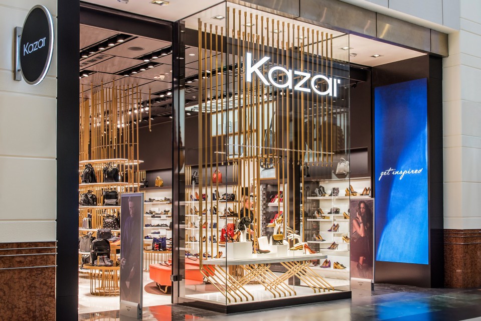 Włoski szkic, markowa elegancja i nowoczesny design, czyli nowy salon Kazar w Starym Browarze fot. Jakub Wittchen TOP: Tu design ma znaczenie. Najciekawsze nowo otwarte salony sprzedaży