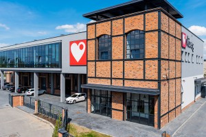 Oto najpiękniejszy budynek XXI wieku w Nowym Sączu. Autorem projektu jest Art Studio Paweł Kurzeja