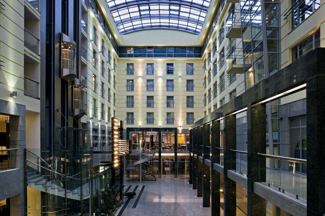 fot. mat. prasowe Wystawa prac Stanisława Tomalaka w Hotelu Sofitel Wrocław Old Town