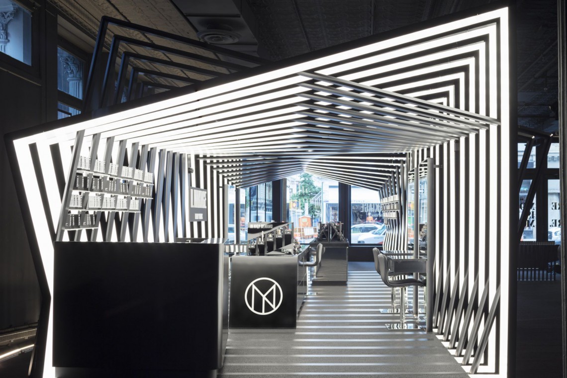 Butik Il Makiage zaprojektowany przez Zaha Hadid Architects, fot. Paul Warchol Najlepszy design i autorskie kosmetyki. Stararchitekci zaprojektowali butik dla marki, która chce znów podbić świat