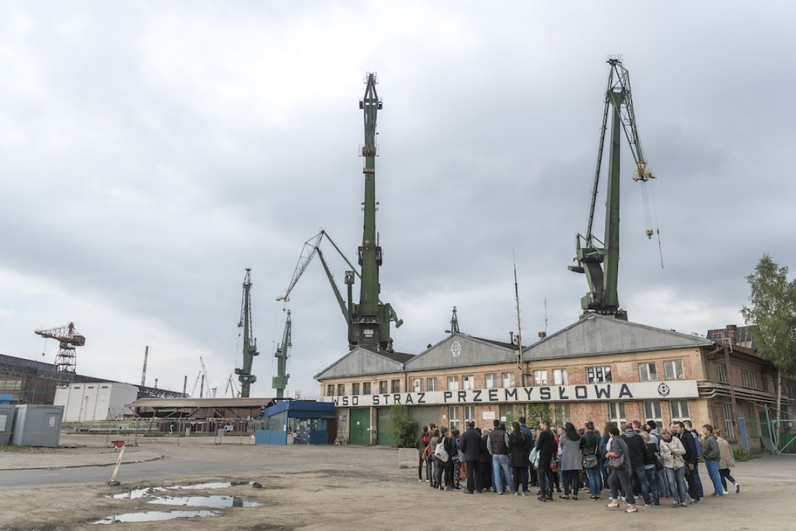 Spacer Stocznią podczas Noc Muzeów, fot. Tomasz Ziółkowski Ruszają letnie spacery szlakiem kobiet po terenach dawnej Stoczni Gdańskiej