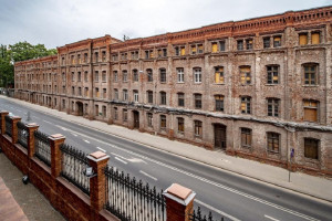 Zabytkowy dom robotniczy Izraela Poznańskiego w Łodzi wraca do żywych