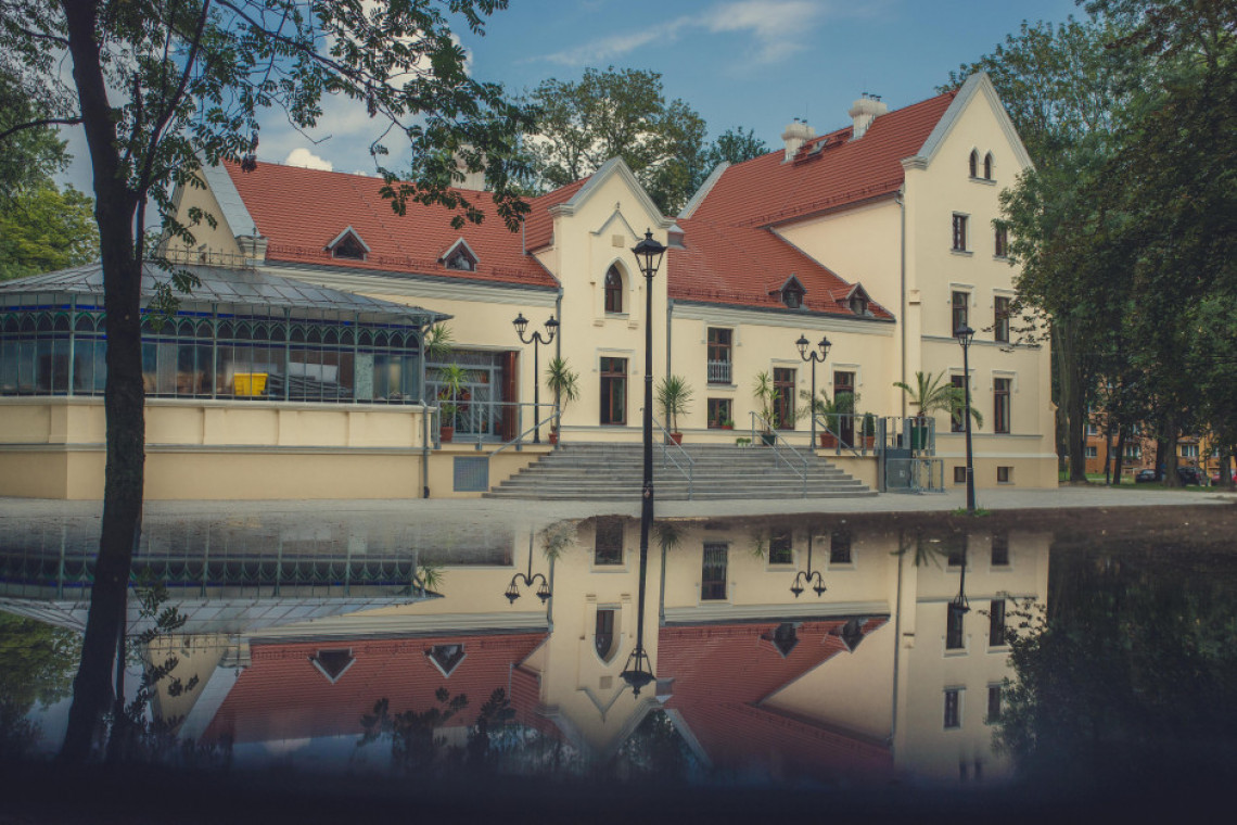 Pałac Rheinbabenów w Siemianowicach Śląskich jak nowy