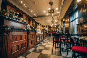 Madrycka podróż w czasie w nowej kawiarni Green Caffè Nero