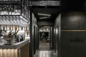 Restauracja serwująca kuchnię azjatycką i zarazem klimatyczny bar. A do tego design, który zachwyca!