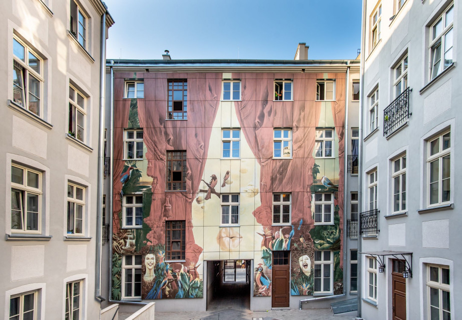 Dzieło Wojciecha Siudmiaka na łódzkiej kamienicy, fot. Grupa Tubądzin Pokaż mi swój mural, a powiem ci kim jesteś