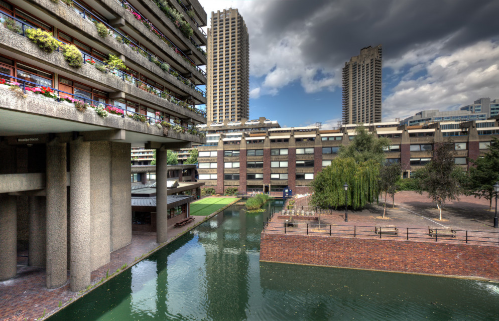 Barbican Center, Londyn. Autorstwo: Jo Chambers, źródło: shutterstock.com Musk: Jak zniszczyć projektowanie przestrzeni w Polsce? To proste - odpowiednią ustawą