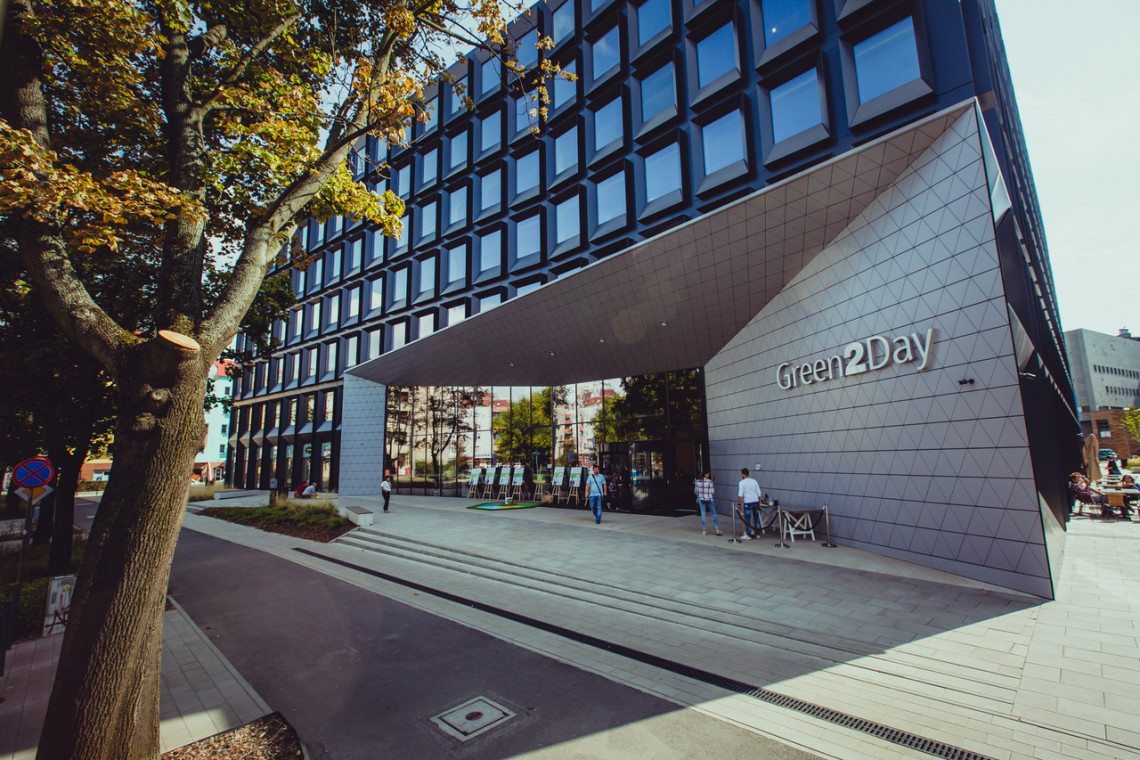 Piąty projekt biurowy Skanska we Wrocławiu otwarty fot. mat. prasowe Biurowiec Green2Day oficjalnie otwarty. To efekt współpracy Skanska i Zbigniewa Maćkowa