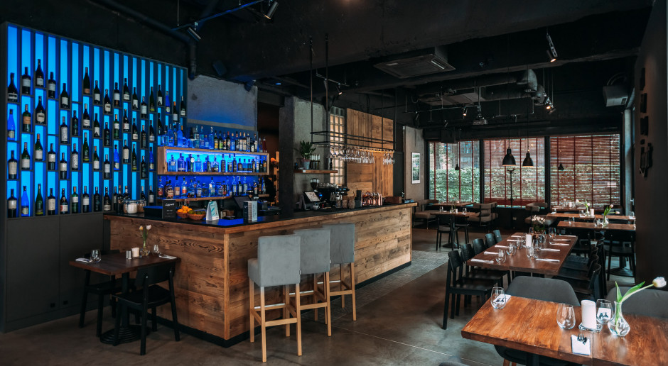 Industrialny i przytulny - nieoczywisty coctail bar w centrum Warszawy