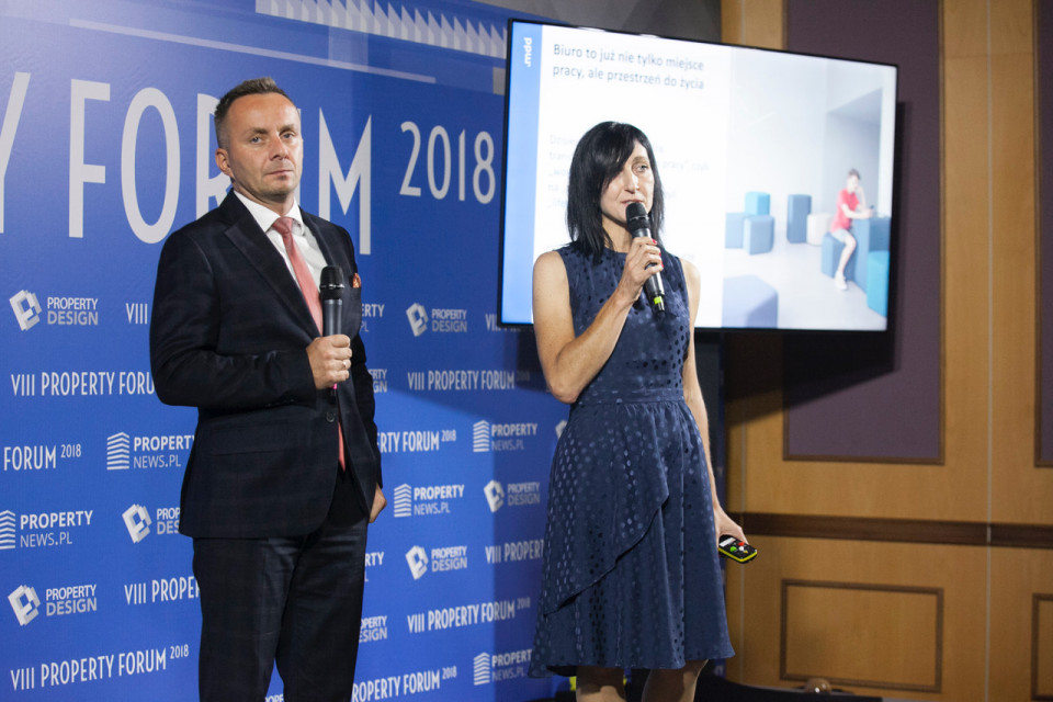 Biuro „zaplanowane” od A do Z - Joanna Gralewska, dyrektor handlowy, Fabryka Mebli Biurowych MDD Sp. z o.o.; Dawid Wykurz, dyrektor handlowy na Polskę Południową, Fabryka Mebli Biurowych MDD Sp. z o.o. Tak projektuje się biura! Quick Stories podczas Property Forum 2018