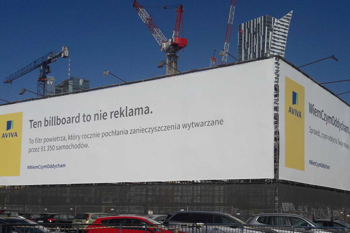 Billboard będący zarazem filtrem powietrza? Tak, to możliwe w... centrum Warszawy