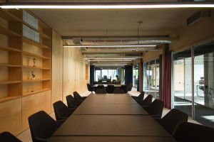 Biuro i fitness w dawnym magazynie. Oto mistrzowska realizacja BDR Architekci